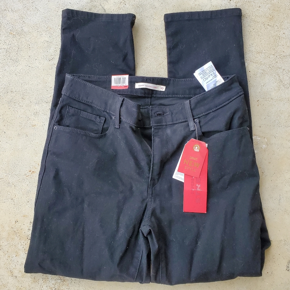 NWT Women's Levi classic mid-rise skinny jeans